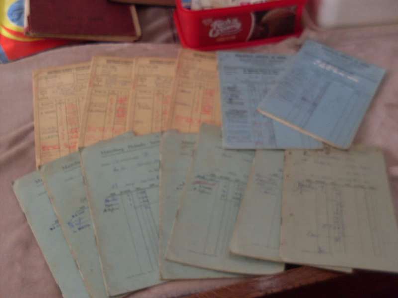 A HUGE JOBLOT OF LOOSE/PACKETS /STAMP ALBUMS OF WORLD POSTAGE STAMPS....9KG