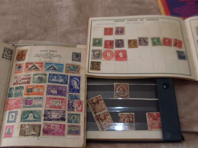 A HUGE JOBLOT OF LOOSE/PACKETS /STAMP ALBUMS OF WORLD POSTAGE STAMPS....9KG