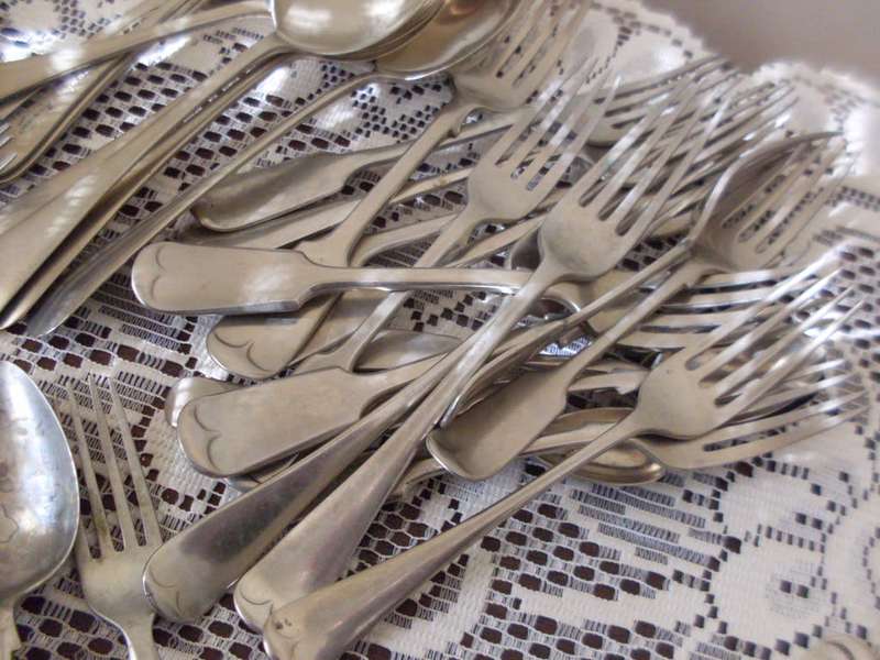 73 X VINTAGE PIECES ...MANY FIDDLE PATTERN...AS PER MARKINGS...NEVADA/ART/ARIEL/GEM SILVER ETC ETC