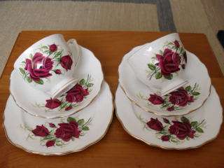 2 X TRIOS COLCLOUGH (( RED ROSES )) MADE IN ENGLAND