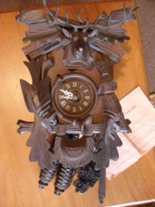 A BEAUTIFUL ANTIQUE BLACK FOREST HUNTING SCENE GERMAN CUCKOO CLOCK !!!!!!!