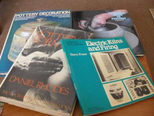 4 BOOKS ON POTTERY !!!!! ALL FOR 1 BID !!!!!!