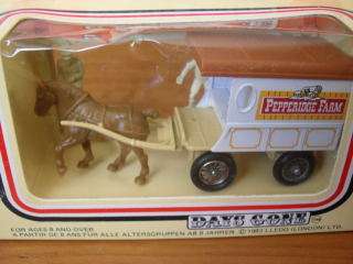 VERY COLLECTABLE !!!! LLEDO DIE CAST SINGLE HORSE DRAWN DELIVERY CART