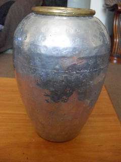 STUNNING VASE WITH BRASS RIM !!!!!21 CM TALL......