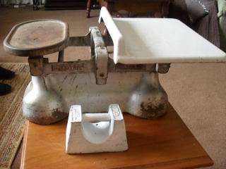 LOVELY VINTAGE CAST IRON AND ENAMEL AVERY SCALE !!!!!!