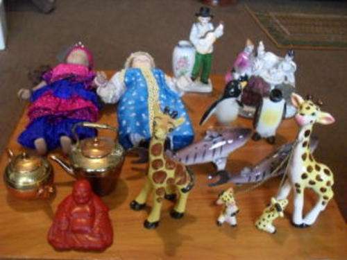 A COLLECTION OF ORNAMENTS AND 2 PORCELAIN DOLLS