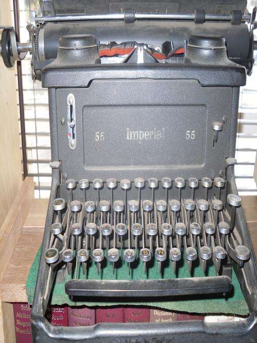 Imperial 55 typewriter (1939)