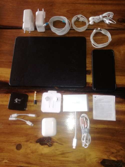 Apple IPhone 11 Pro Max 64GB Smartphone, and lots of extra