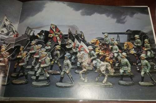 The War Toys - Kriegsspielzeuge, The story of Hausser-Elastolin