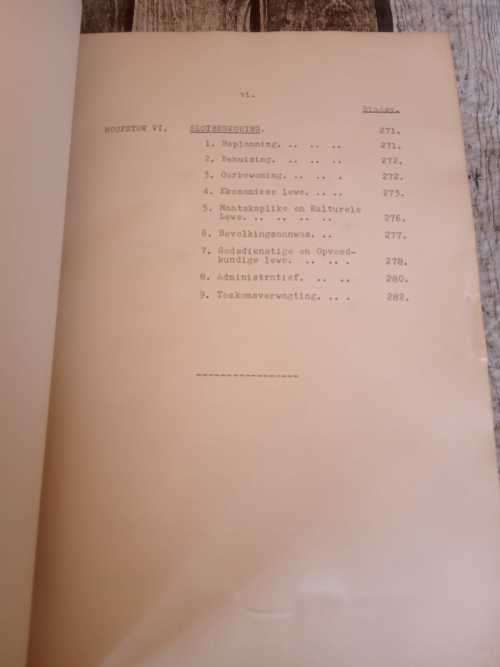 `n Sosiografiese studie van `n stedelike Bantoe-gemeenskap (geteken)