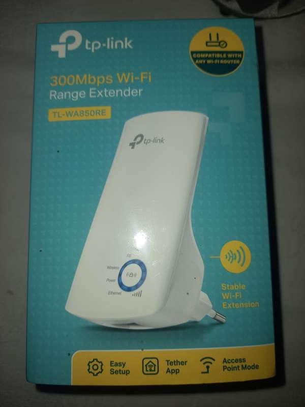 300mbps wifi range extender - compatible with any Wi-Fi Router (never used)