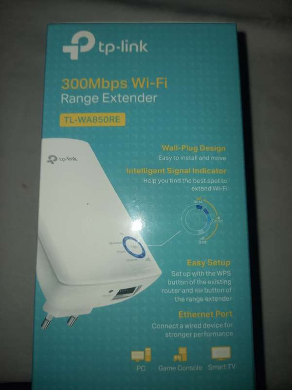 300mbps wifi range extender - compatible with any Wi-Fi Router (never used)