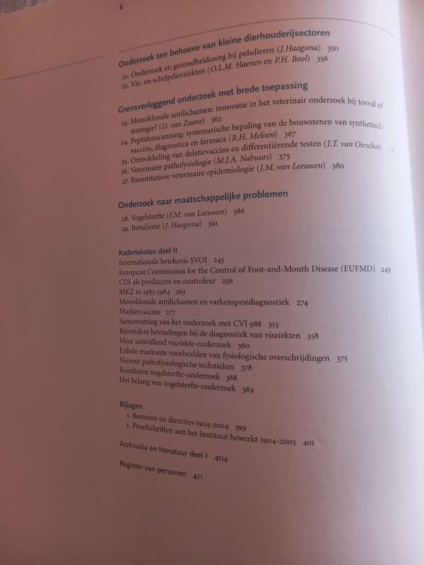 Strenge Wetenschappelijkheid En Practische Zin geschiedenis van het Centraal Diergeneeskundig....