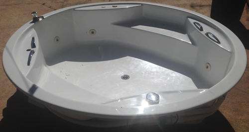 ROUND SPA BATH JACUZZI 1.8M DIAMETER