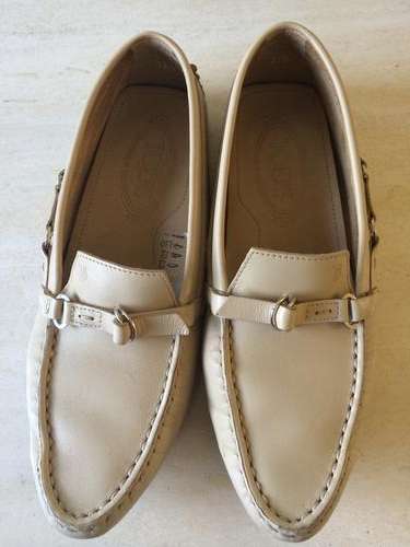 Tod's Beige size 36 1/2 nearly new