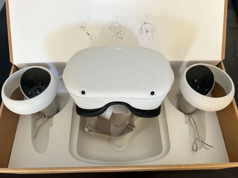 Meta Quest 2 - Advanced All-In-One Virtual Reality Headset - 128GB