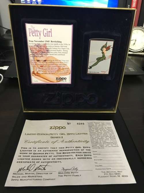 The Petty Collection Zippo " Bewitched Pinup "