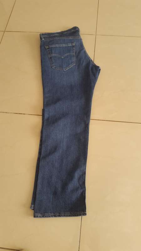 LEVIS JEANS