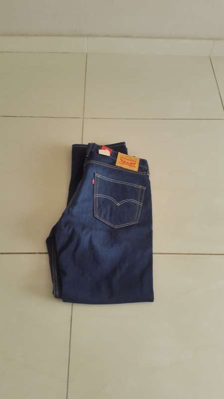 LEVIS JEANS