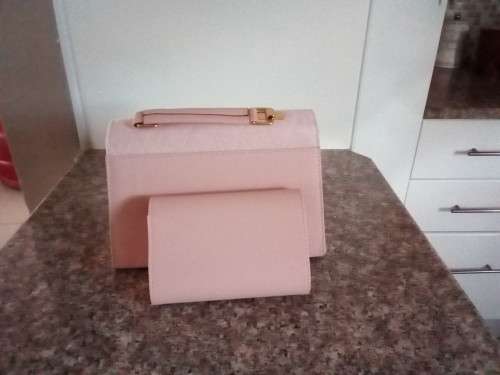 LADIES HANDBAGS