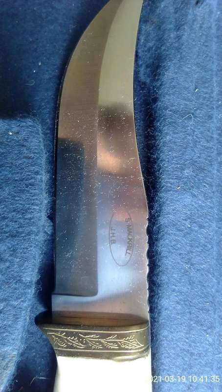 SET OF WARTHOG TUSKS KNIVES