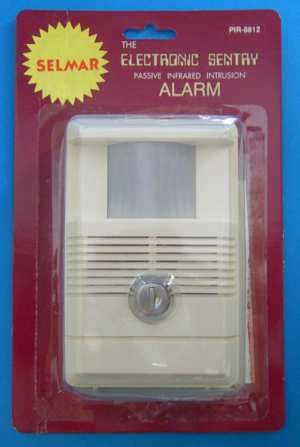 Self Contained PIR Alarm with Keyswitch