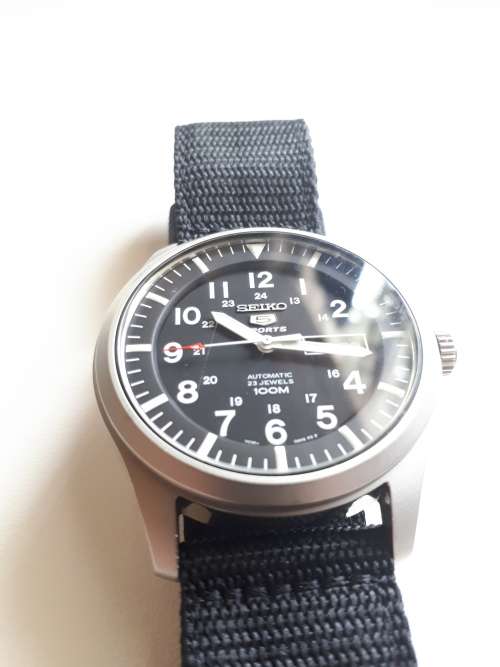 Seiko 5 Automatic SNZG15