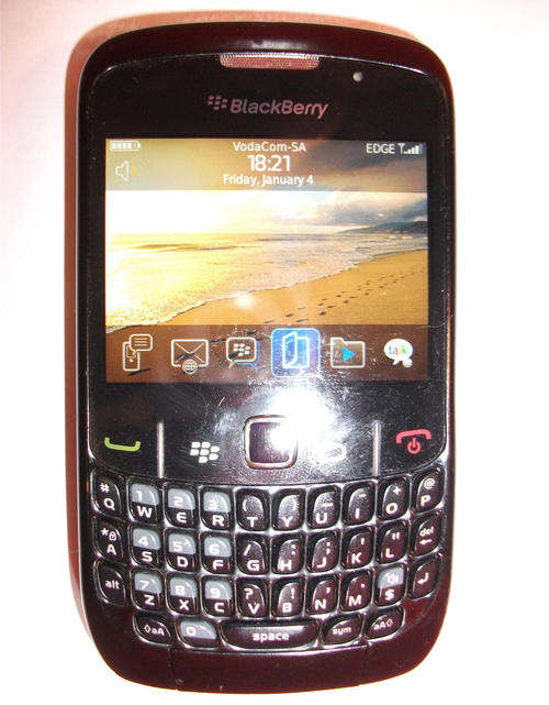 BlackBerry CURVE 8520 (BOXED) - Great Condition (Local Stock)