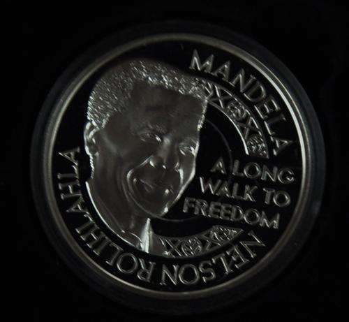 NELSON ROLIHLAHLA MANDELA (LONG WALK TO FREDOM) IN CASE {MINT OF NORWAY}
