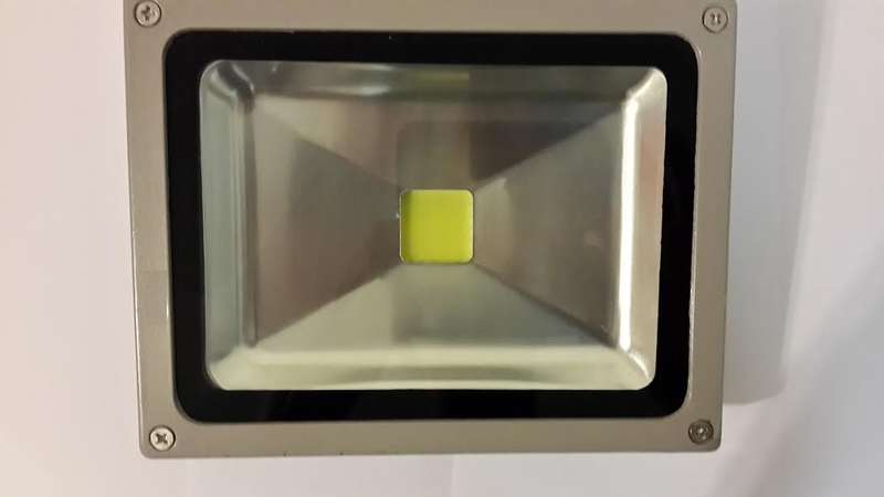 20 W  LED Flood Light. 80 % Energy Saving. SLIMLINE