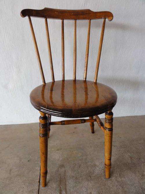Spindle back chair