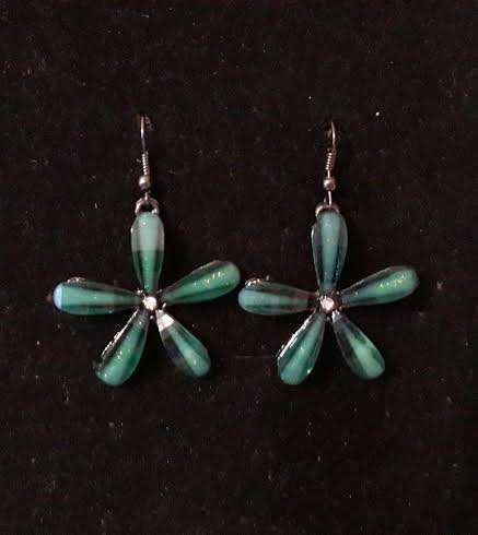 *Cheap shipping* 2 on auction! Green and black earrings