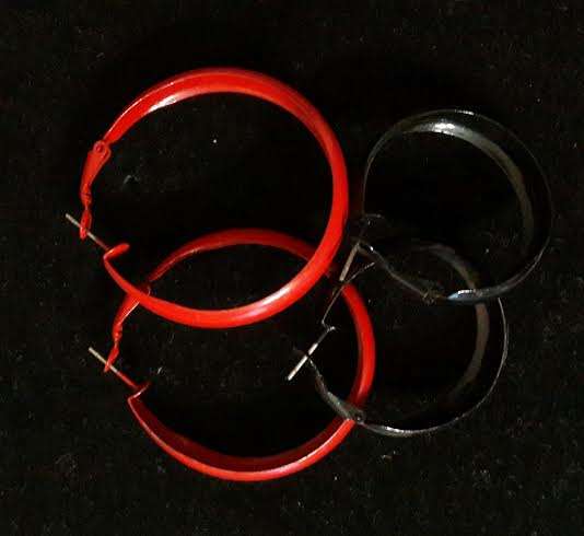 *Cheap shipping* 2 for the price of 1! Red and black earrings