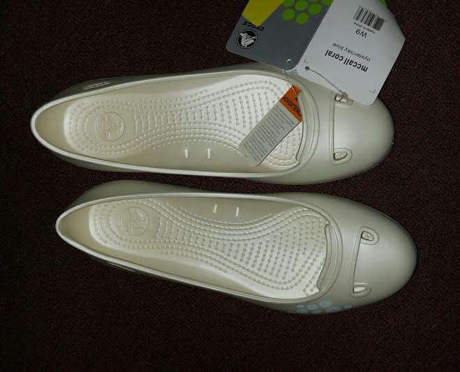 Brand new ladies Crocs - Size 7