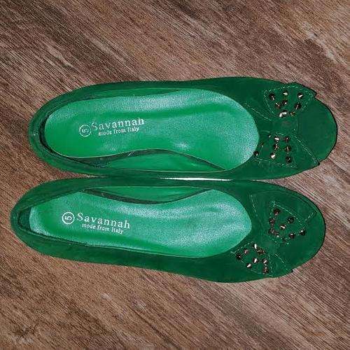 Brand new ladies pumps - Size 5