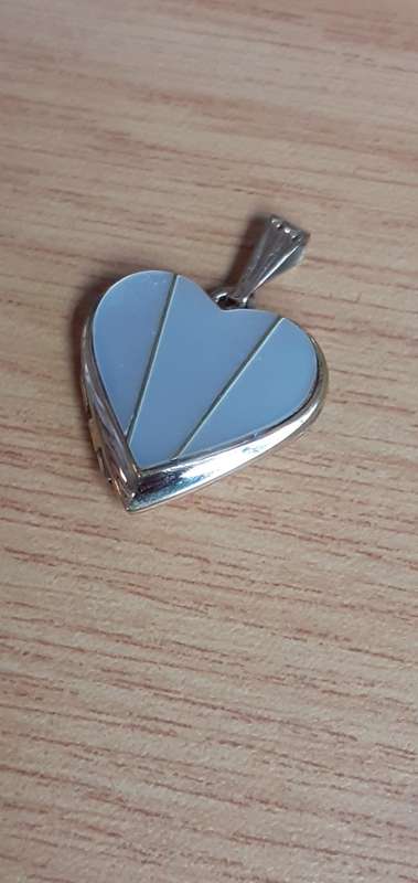 Gold Heart Locket with Mother-of-Pearl Onlay