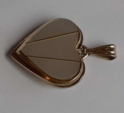 Gold Heart Locket with Mother-of-Pearl Onlay