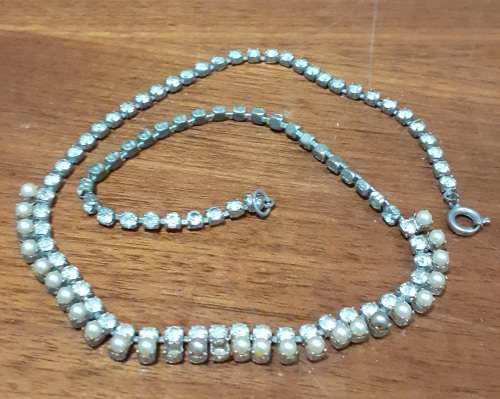 Costume jewellery lot