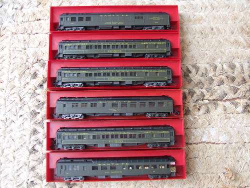 Rivarossi HO Scale Santa Fe Passenger Cars Set of Six