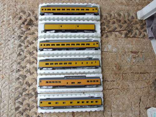 Rivarossi HO Scale: Set of Six Union Pacific Cars
