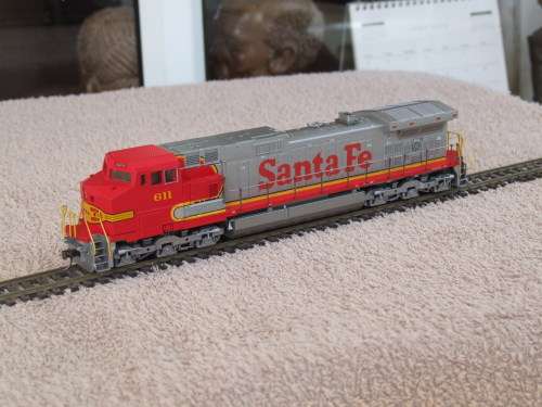Athearn HO Scale Santa Fe GE C44-9W Diesel Locomotives, Pair, One Powered, One Dummy