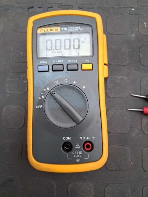 FLUKE 110 MULTIMETER (NO LEADS)