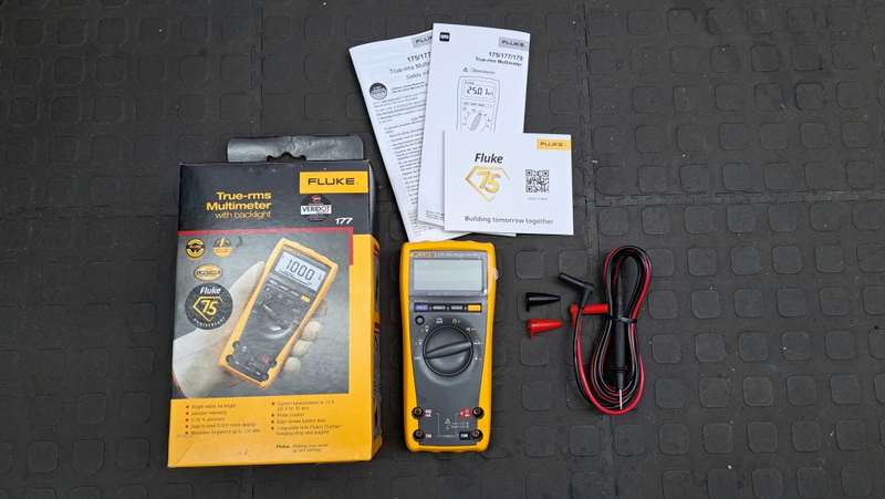 FLUKE 177 Multimeter