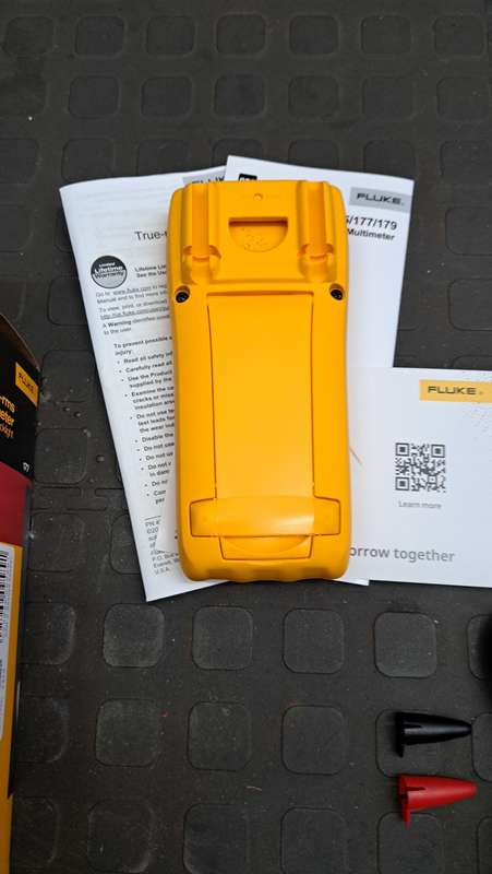 FLUKE 177 Multimeter