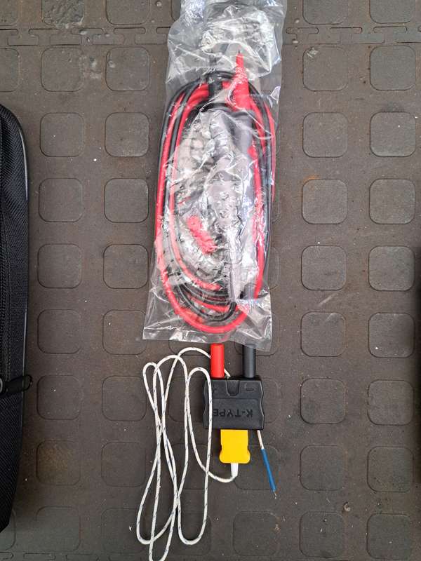 MAJOR-TECH  1000A AC TRMS Clamp Meter, CAT IV 600V MT770