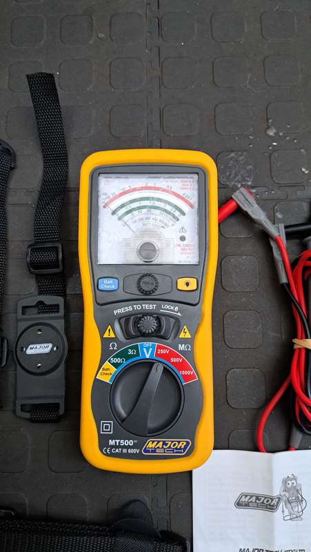 Major Tech MT500 Analogue Insulation Tester