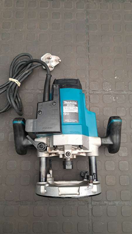 MAKITA M3600 12mm plunge router