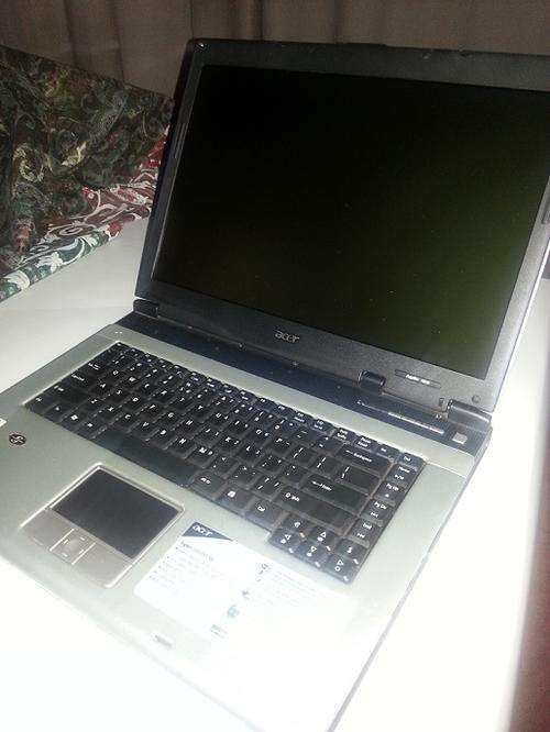 Acer Aspire 1414WLMI Laptop In Excellent Condition