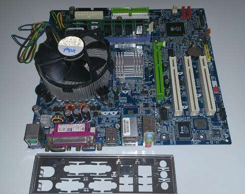GigaByte Combo  -  G31 Mobo - GA-8S661FXM-775 + Pentium 3 GHz Cpu + 512 Megs Ram