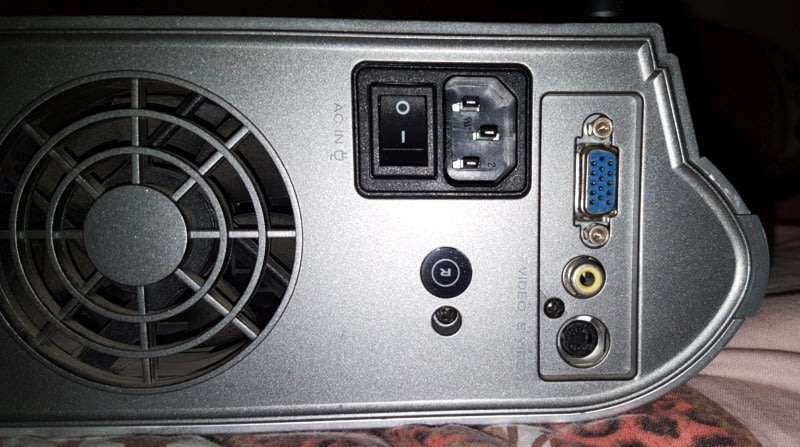 LG RD-JT51 DLP Projector (800x600 NATIVE) Supports up to 1080i input